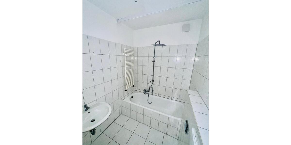 Erdgeschoßwohnung Halle (Saale) Damaschkestraße - 3 Zimmer, 100 m&sup2;, 800&euro; | Angebot:24963401