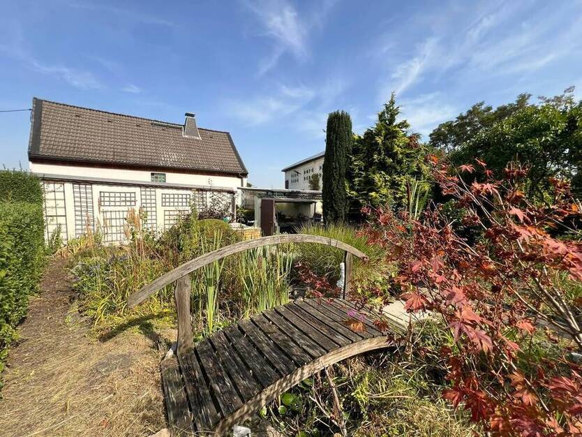 Idyllisches Einfamilenhaus mit Garage, überdachter Terrasse u. Garten in unmittelbarer Goitzschenähe
