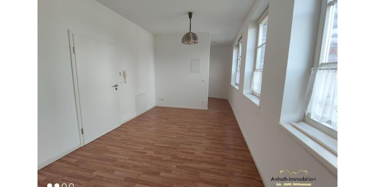 Erdgeschoßwohnung Bitterfeld-Wolfen Bitterfeld - 1 Zimmer, 30 m&sup2;, 240&euro; | Angebot:26564403