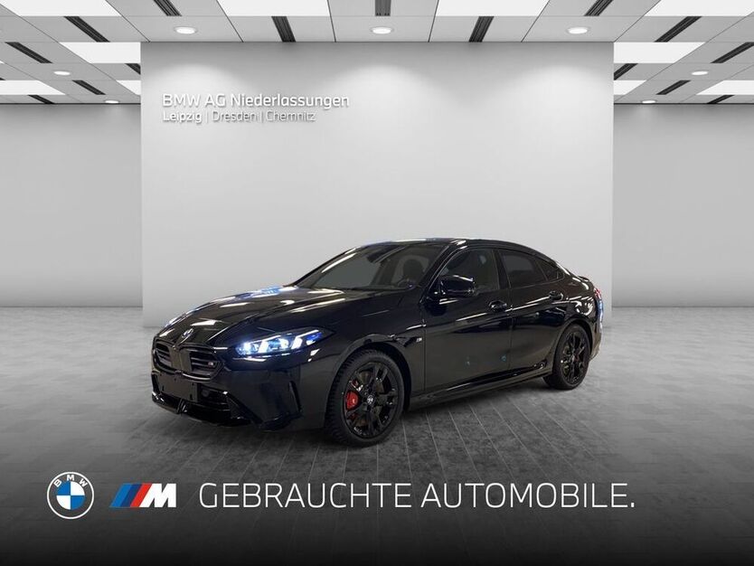M235