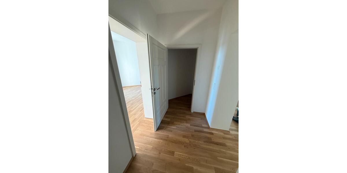 Etagenwohnung Halle (Saale) Büschdorf - 4 Zimmer, 91 m&sup2;, 1.038&euro; | Angebot:26606743