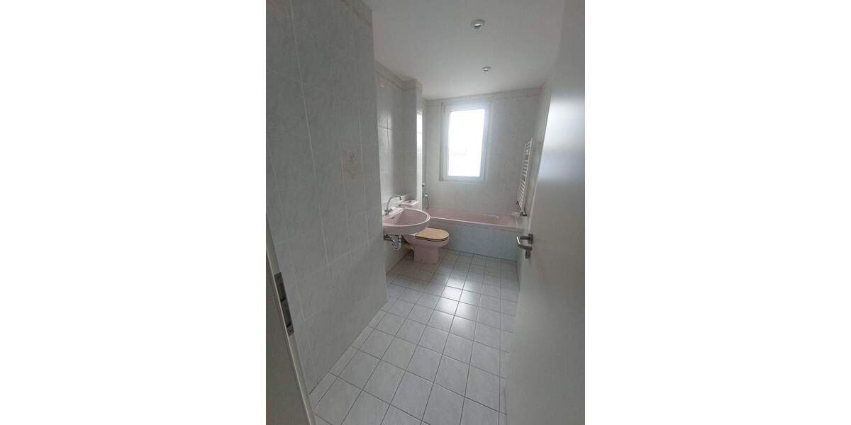 Etagenwohnung Bitterfeld-Wolfen Wolfen - 4 Zimmer, 70 m&sup2;, 476&euro; | Angebot:25728139