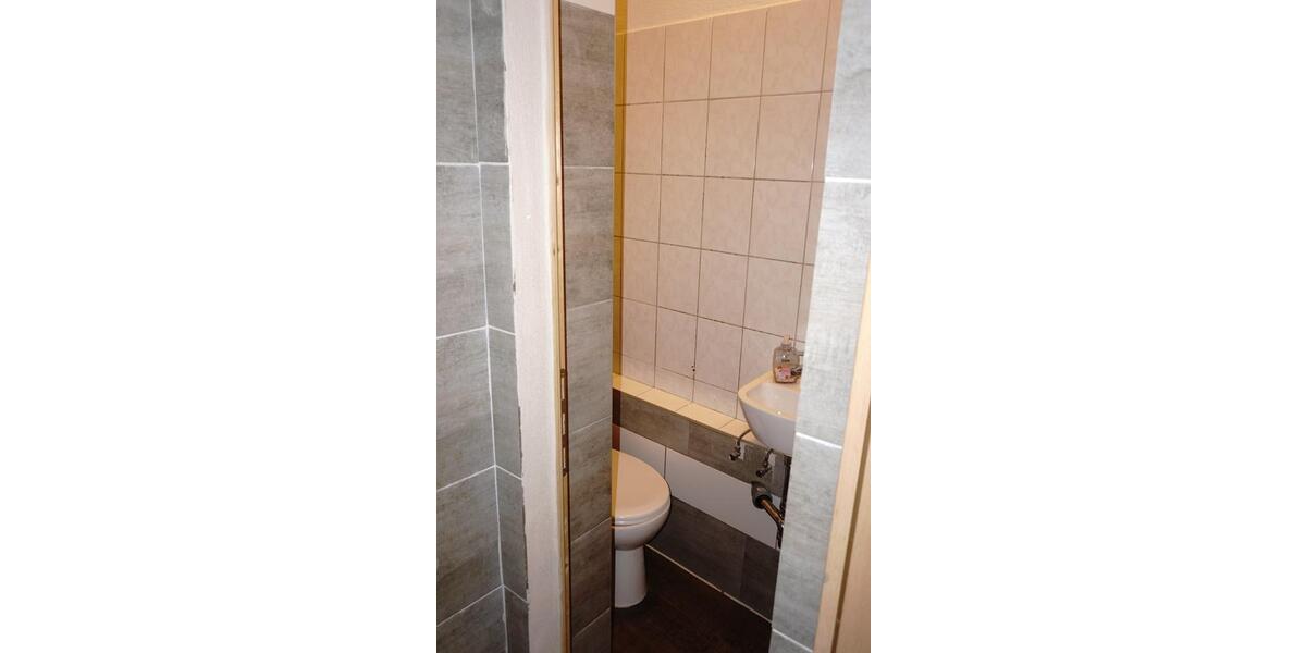 Etagenwohnung Halle (Saale) Büschdorf - 4 Zimmer, 100 m&sup2;, 700&euro; | Angebot:26587421