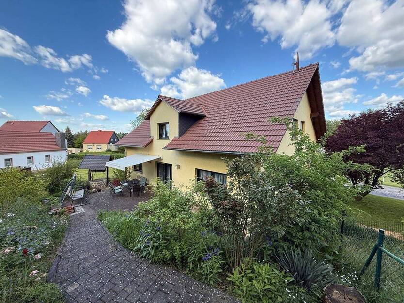 +++Schönes Einfamilienhaus mit Keller+++