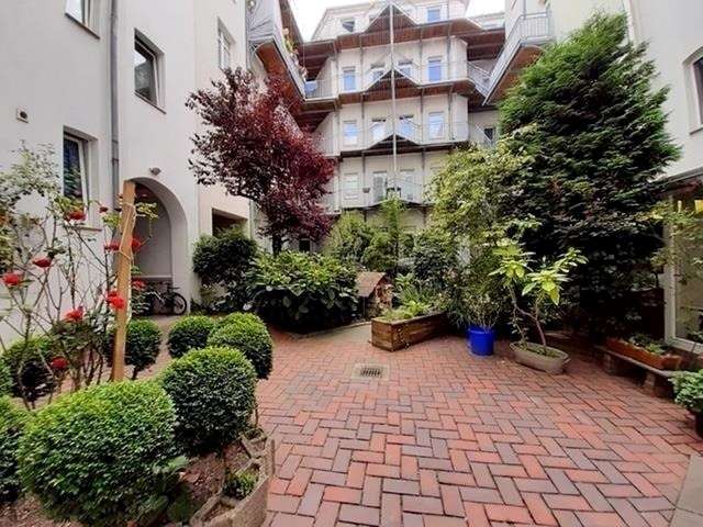 Wohnung zum Mieten in Halle 420 € 54.4 m²