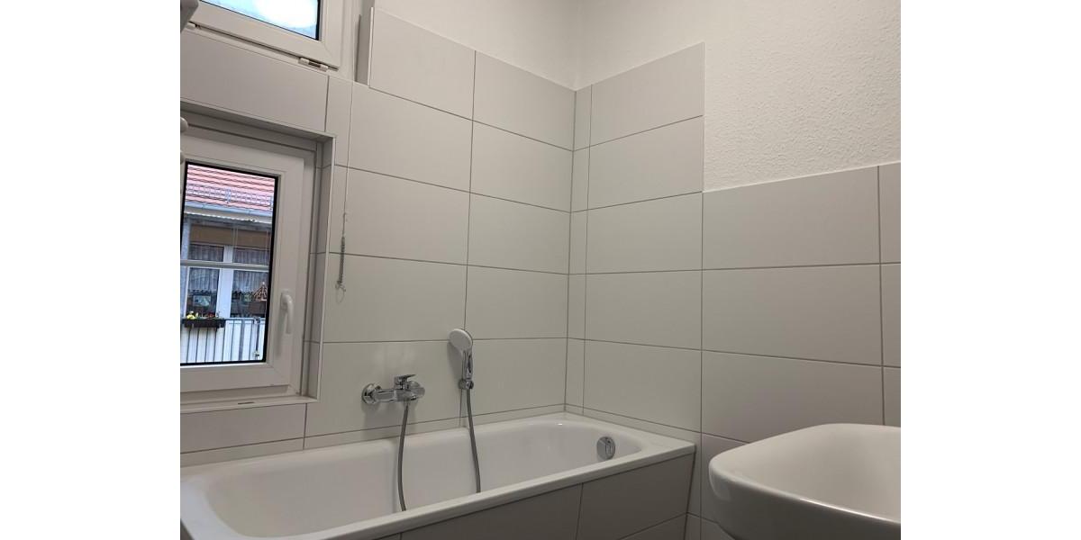 Etagenwohnung Halle (Saale) Damaschkestraße - 3 Zimmer, 70 m&sup2;, 418&euro; | Angebot:25579431