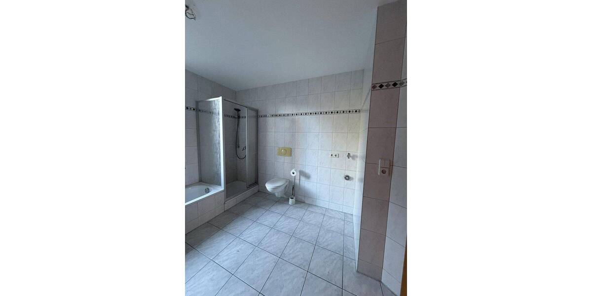 Etagenwohnung Markranstädt - 4 Zimmer, 111 m&sup2;, 950&euro; | Angebot:26891782