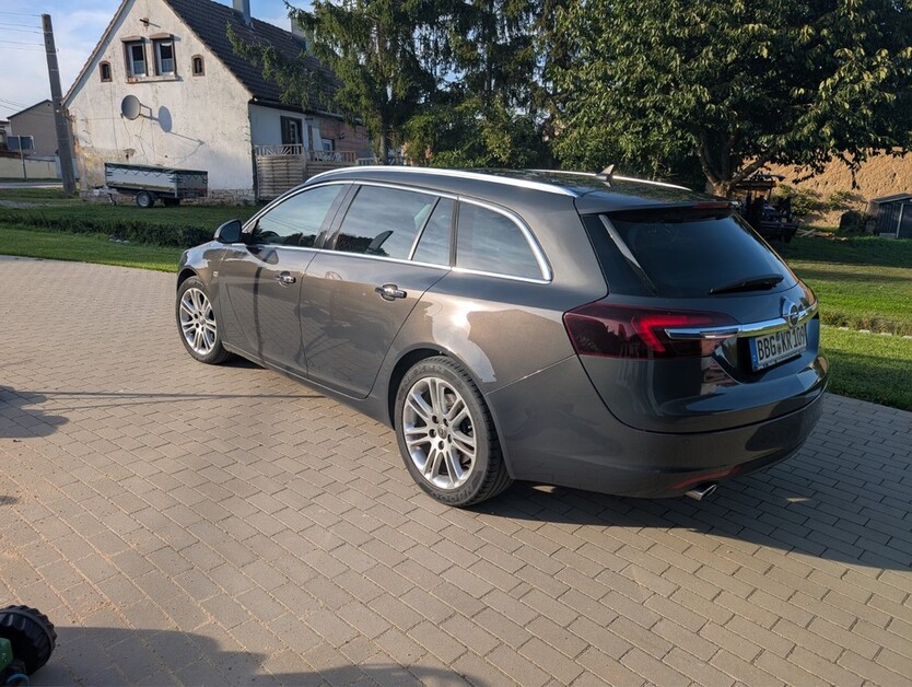 Opel Insignia Sports Tourer 158.600 km 7.300 € Könnern 06420