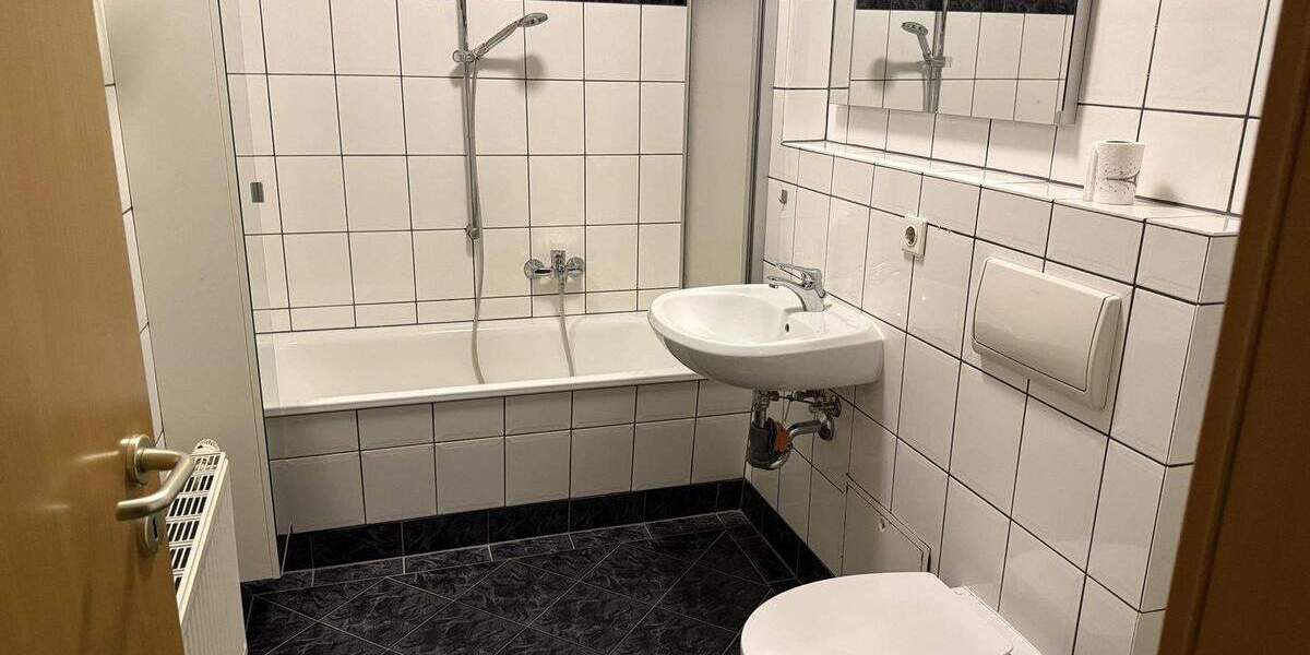 Etagenwohnung Halle Paulusviertel - 2 Zimmer, 70 m&sup2;, 595&euro; | Angebot:25749172