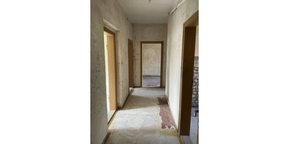Etagenwohnung Bitterfeld-Wolfen Wolfen - 3 Zimmer, 65 m&sup2;, 35.000&euro; | Angebot:25802521