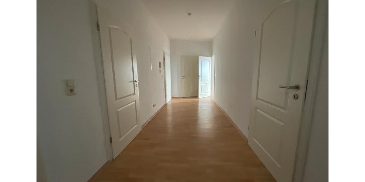 Dachgeschoßwohnung Halle (Saale) Damaschkestraße - 3 Zimmer, 91 m&sup2;, 728&euro; | Angebot:25947778