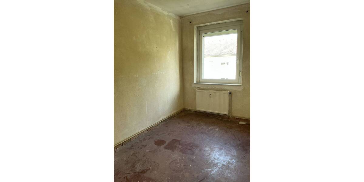 Etagenwohnung Bitterfeld-Wolfen Wolfen - 3 Zimmer, 65 m&sup2;, 35.000&euro; | Angebot:25802521
