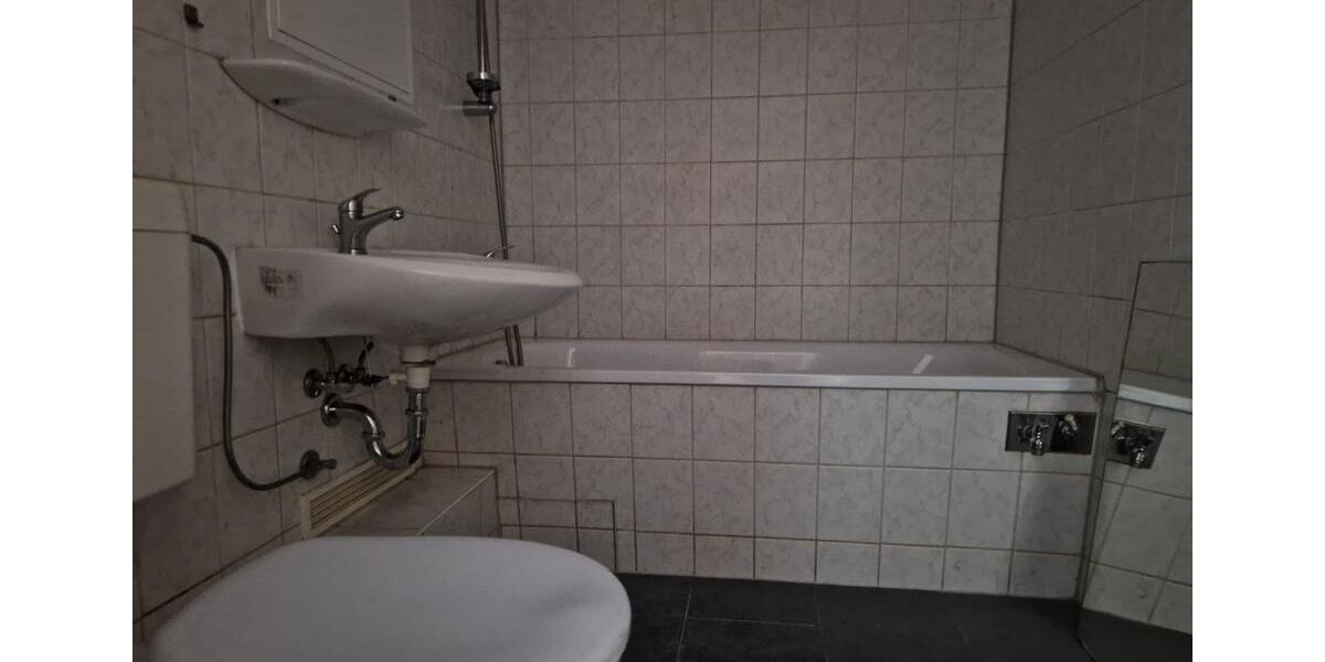 Etagenwohnung Halle (Saale) Halle-Neustadt - 1 Zimmer, 35 m&sup2;, 300&euro; | Angebot:26587423