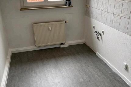 Wohnung Merseburg - 3 Zimmer, 59 m&sup2;, 400&euro; | Angebot:26522409