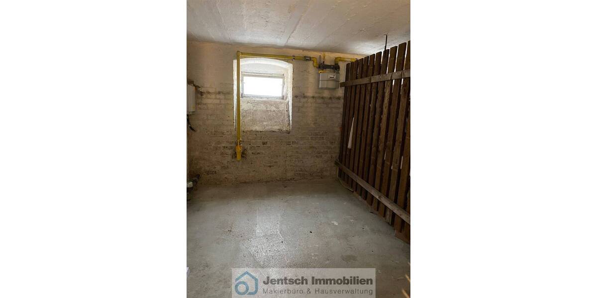 Sehr schöne Dachgeschosswohnung im Zentrum Merseburgs zu verkaufen 2 zimmer