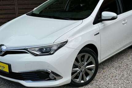 Toyota Auris 51.000 km 15.490 € Leipzig Burghausen Rückmarsdorf 04178