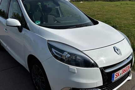 Renault Scenic 210.000 km 3.199 &euro; HALLE 06116