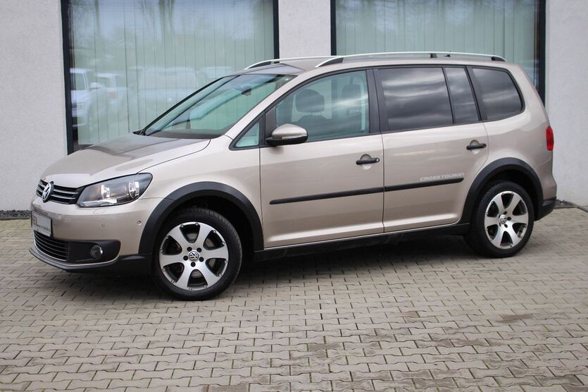 VW Touran 109.998 km 11.689 € Leipzig 04249