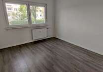 Wohnung zum Mieten in Halle 440 € 49.5 m²