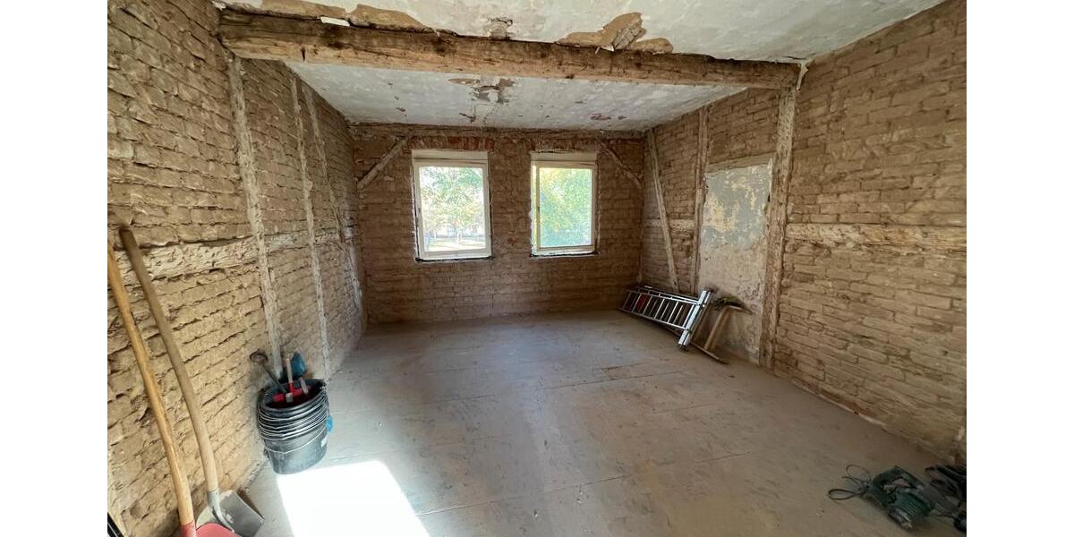 Mehrfamilienhaus, Wohnhaus Südliches Anhalt - 8 Zimmer, 200 m&sup2;, 35.000&euro; | Angebot:25137252