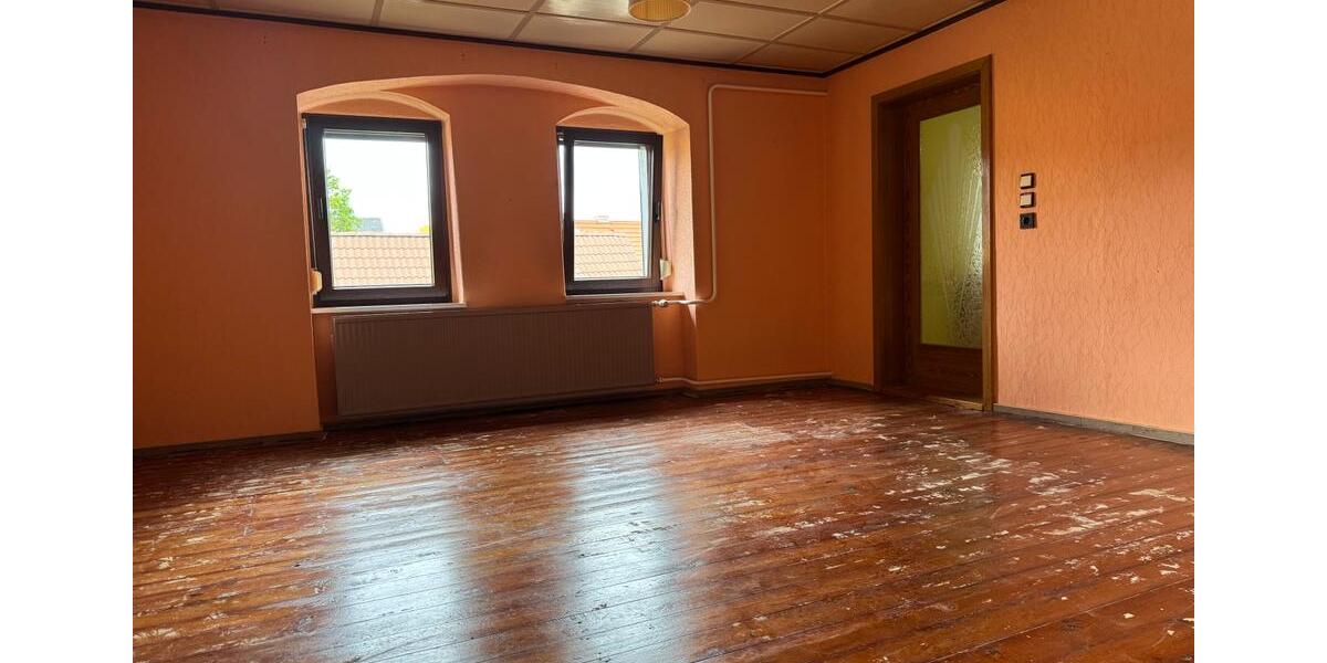 Einfamilienhaus Querfurt - 10 Zimmer, 196 m&sup2;, 200.000&euro; | Angebot:26075362