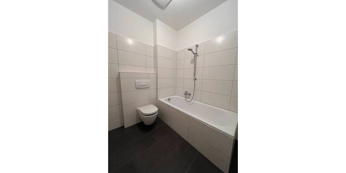 Zimmer Halle (Saale) Lutherplatz - 3 Zimmer, 72 m&sup2;, 825&euro; | Angebot:26015095