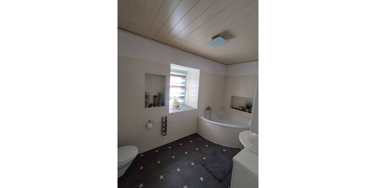 Gewerbeobjekt Halle (Saale) Gesundbrunnen - 9 Zimmer, 280 m&sup2;, 715.000&euro; | Angebot:25680282