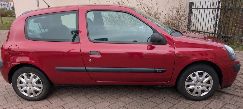 Renault Clio 73.000 km 2.800 &euro; Köthen 06366