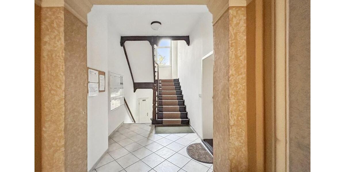 Dachgeschoßwohnung Halle (Saale) Am Wasserturm/Thaerviertel - 4 Zimmer, 103 m&sup2;, 285.000&euro; | Angebot:27096875