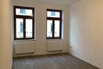 Frisch renoviert und bezugsfertig - 2 Zimmer, Küche, Bad!