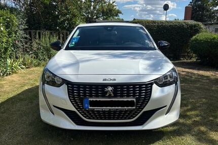Peugeot 208 93.000 km 10.500 &euro; Halle 06130