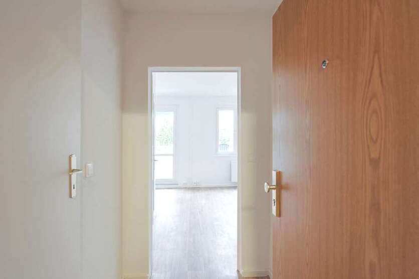Wohnung zum Mieten in Halle 250 € 31.26 m²