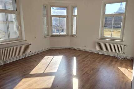 Wohnung Halle - 4 Zimmer, 130 m&sup2;, 1.040&euro; | Angebot:27578416