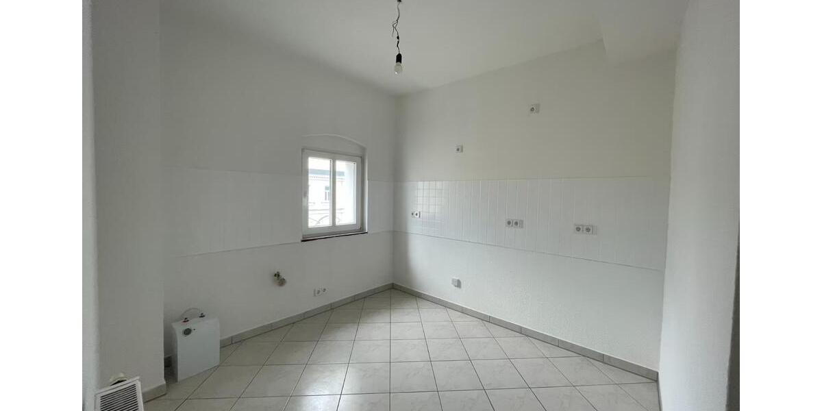 Dachgeschoßwohnung Halle (Saale) Damaschkestraße - 4 Zimmer, 93 m&sup2;, 625&euro; | Angebot:24536627