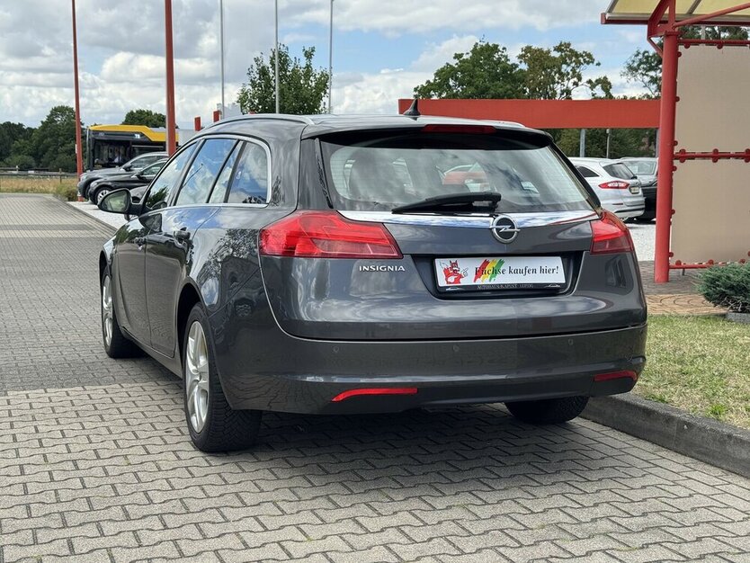 Opel Insignia 1.8 Sportstourer/AHK/NAVI/SHZ/TEMPO/ 267.726 km 2.990 € Leipzig 04347