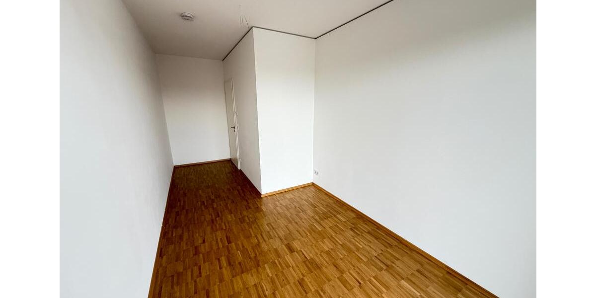 Etagenwohnung Halle (Saale) Gesundbrunnen - 5 Zimmer, 122 m&sup2;, 1.529&euro; | Angebot:26097644