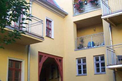 Wohnung zum Mieten in Halle 320 € 35 m²