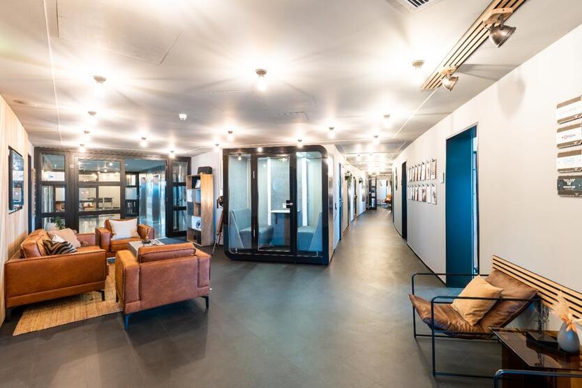 Coworking im höchsten Gebäude der Stadt - All-in-Miete