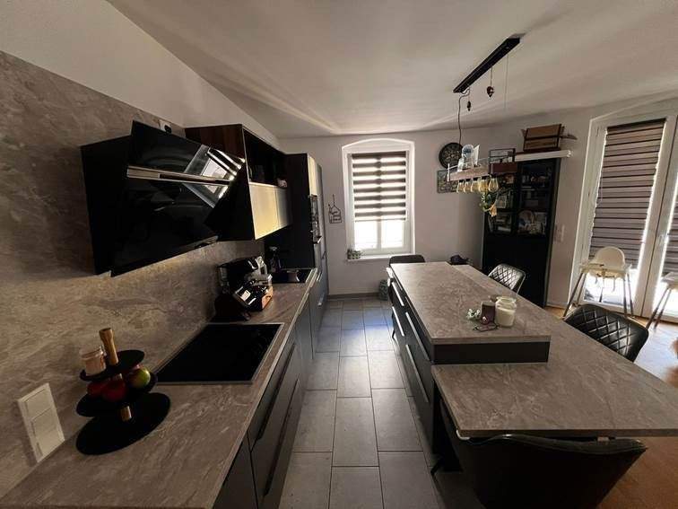 Luxuriöse 3-Zimmer-Wohnung mit Aufzug, Fußbodenheizung, Einbauküche, 2 Bädern & Wohnküche mit Balkon!