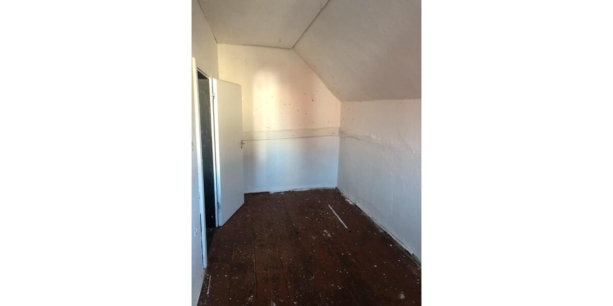 Dachgeschoßwohnung Seegebiet Mansfelder Land - 5 Zimmer, 120 m&sup2;, 500&euro; | Angebot:26560366