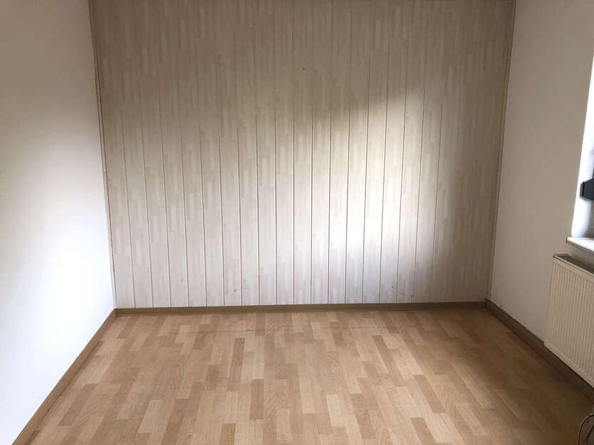 ++Doppelhaushälfte mit Entwicklungspotential in Döllnitz++ 7 zimmer