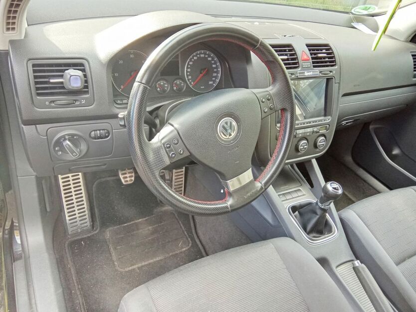 VW Golf 238.560 km 2.850 € Leipzig 04279