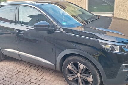 Peugeot 3008 95.000 km 18.700 € Halle 06112