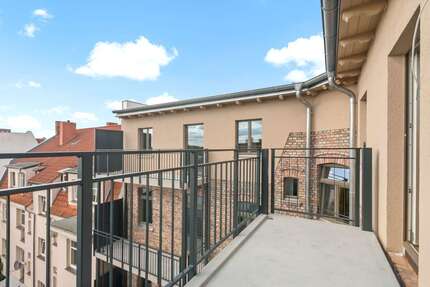 Wohnung Halle (Saale) Lutherplatz/Thüringer Bahnhof - 4 Zimmer, 103 m&sup2;, 1.100&euro; | Angebot:26402450