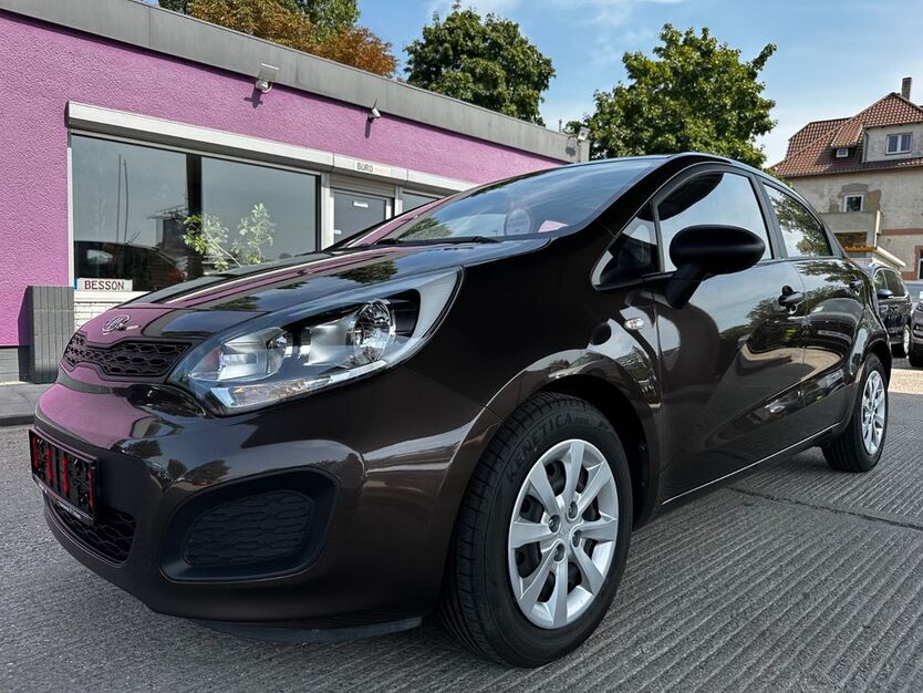 Kia Rio 97.182 km 5.990 € Kabelsketal OT Gröbers 06184