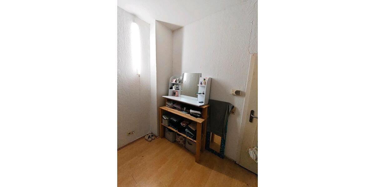 Etagenwohnung Halle (Saale) Damaschkestraße - 1 Zimmer, 18 m&sup2;, 330&euro; | Angebot:26051236