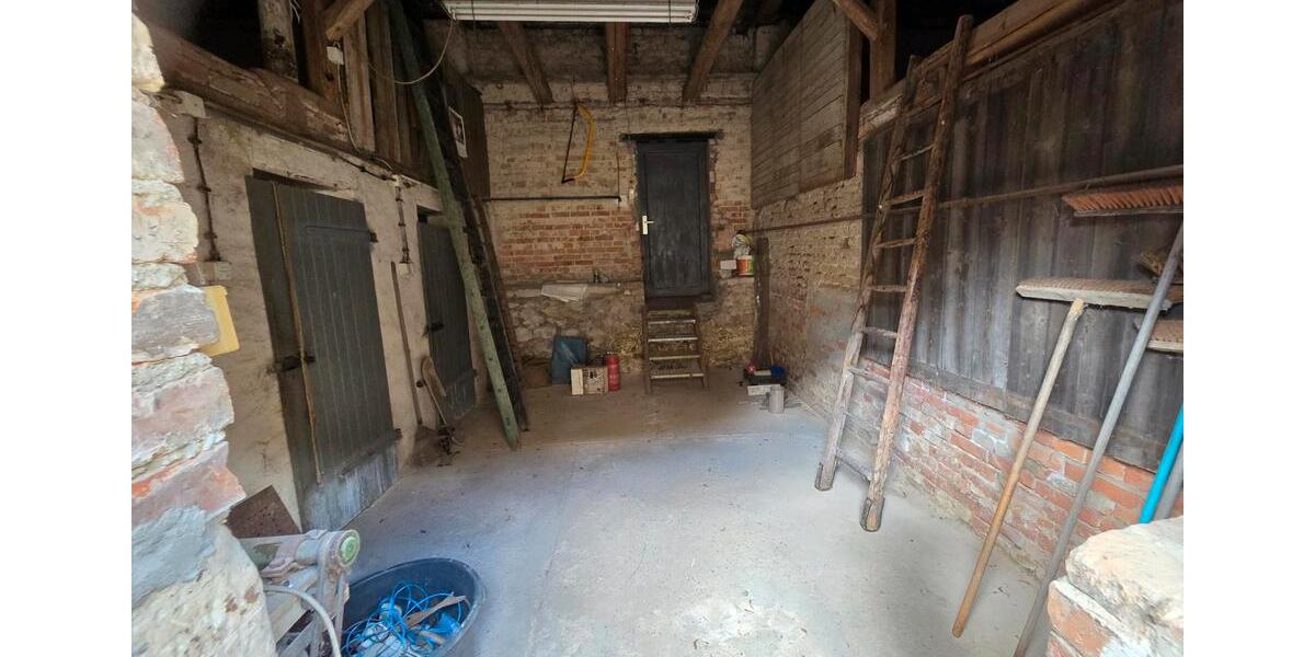 Doppelhaushälfte Bad Lauchstädt - 4 Zimmer, 75 m&sup2;, 75.000&euro; | Angebot:27107780