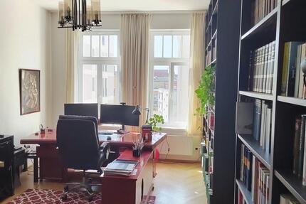 provisionsfreie große AltbauWohnung - zentrumsnah -
