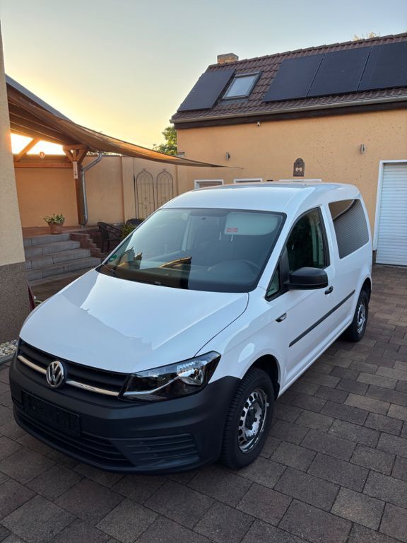 VW Caddy 189.000 km 9.900 € Markranstädt 04420