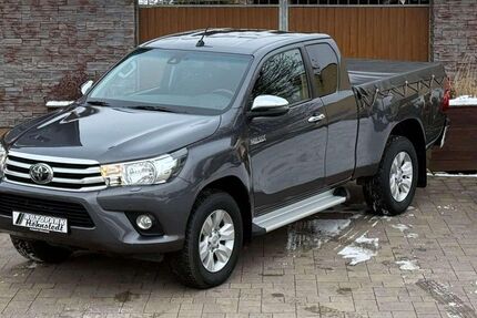 Toyota Hilux 93.465 km 33.900 &euro; Salzatal 06198